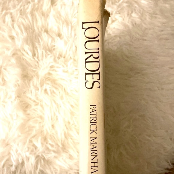 LOURDES  A MODERN PILGRIMAGE by PATRICK MARNHAM - Picture 2 of 3